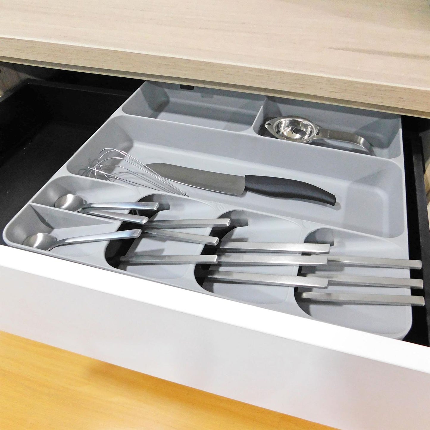 Organizador de cubiertos con 8 divisiones Gris
