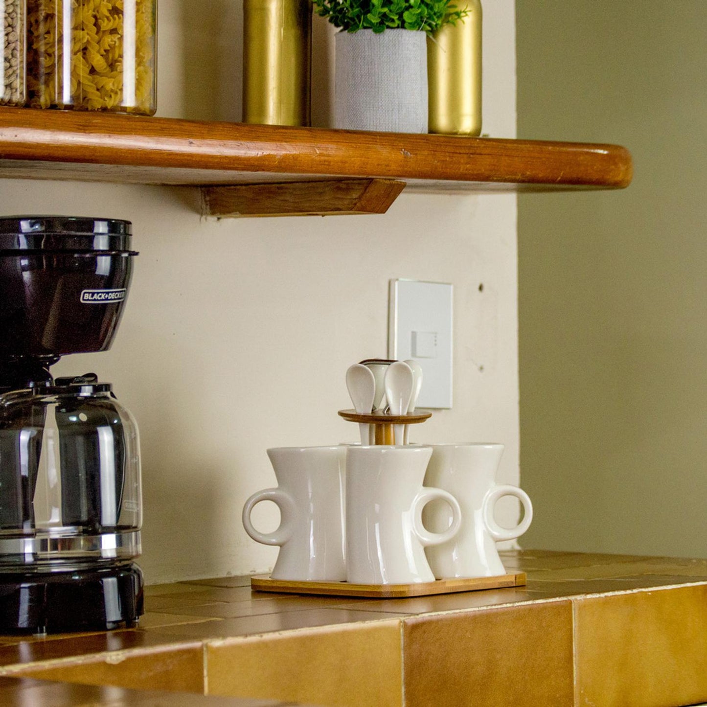 Set de Tazas con Cucharas y Base de Bambú