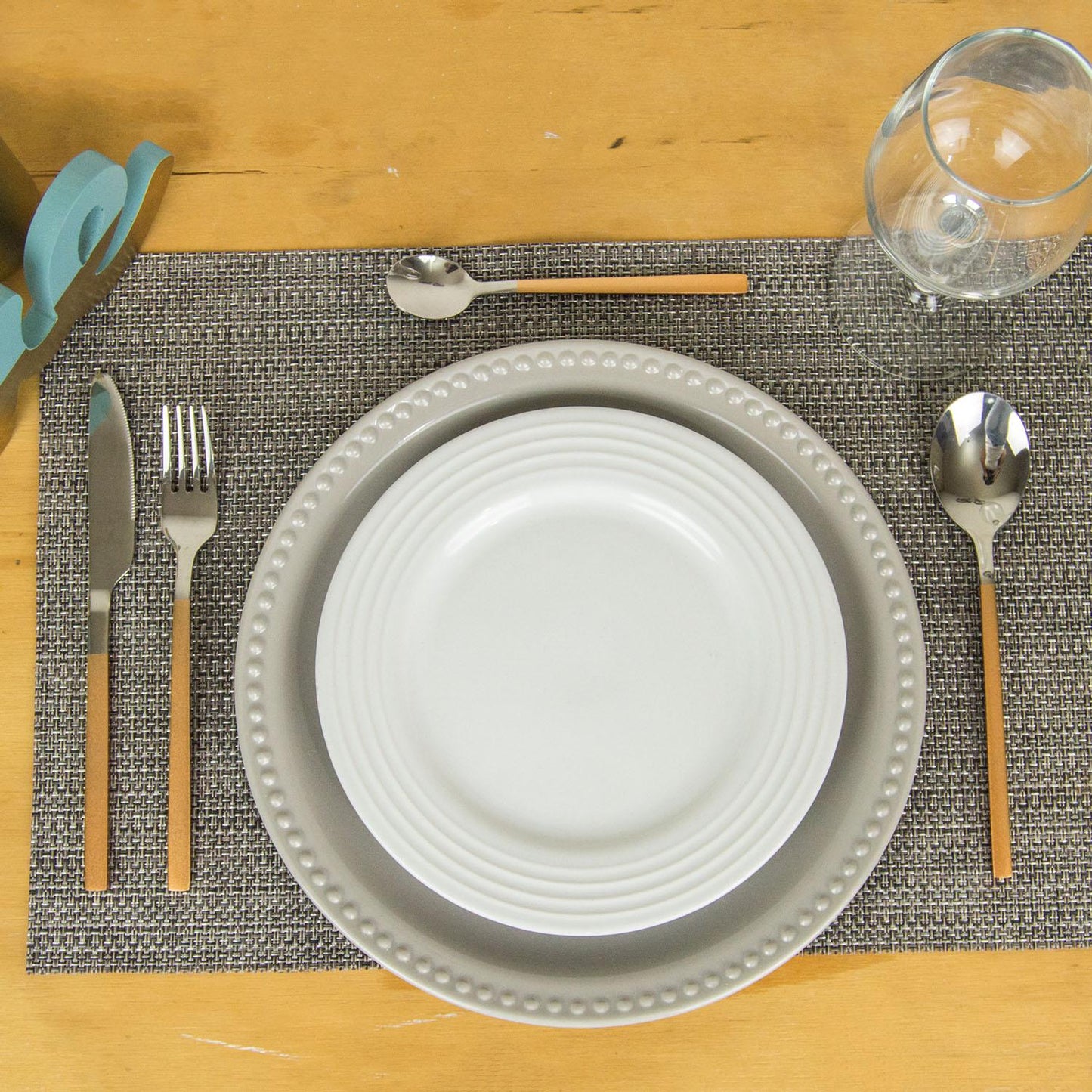 Juego de cubiertos para 4 personas