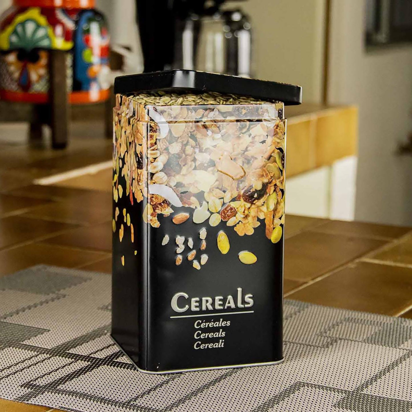 Recipiente en lata con tapa rectangular "CEREALS" 1.5 L